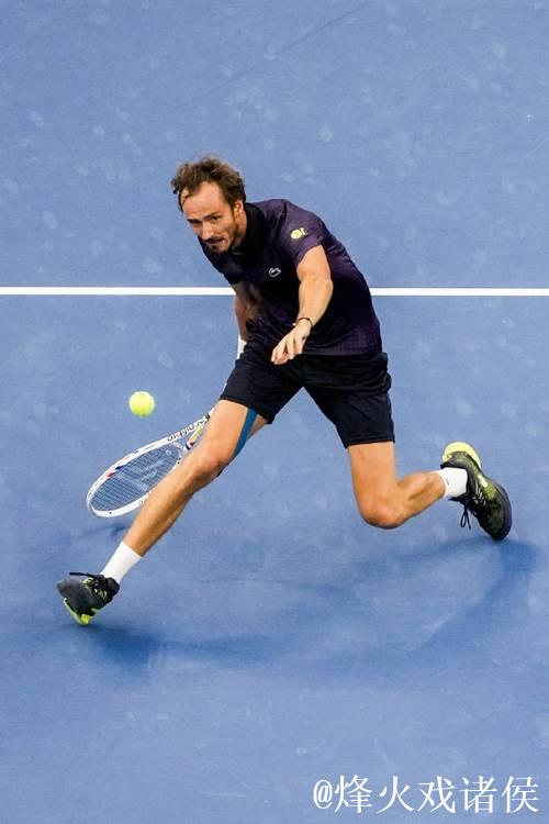 梅德韦杰夫决胜盘退赛 勒纳-钱首进巡回赛决赛 梅德韦杰夫决胜盘退赛 勒纳-钱首进巡回赛决赛